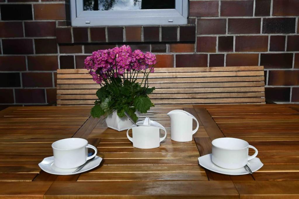 Unser Traumhaus Mit Wunderschoenem Garten Aurich Exteriér fotografie